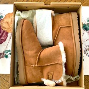 UGG size 11 Arielle,Light brown